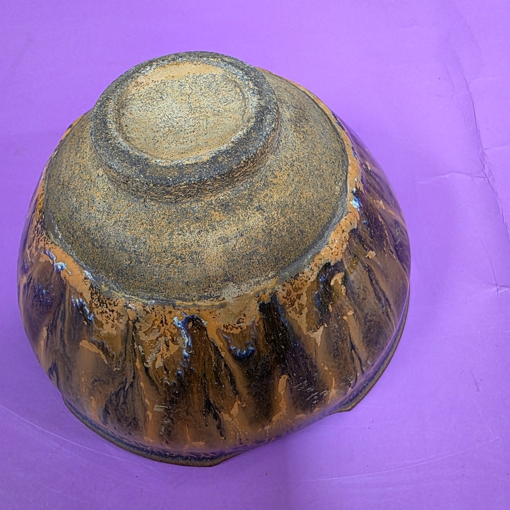 Chinese Porcelain Bowl With Multiple Colors - Picture 4 of 8